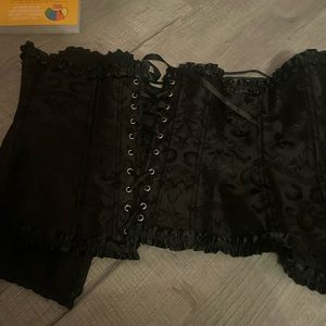 Black Corset || Worn once || Size M || From: Hot Topic